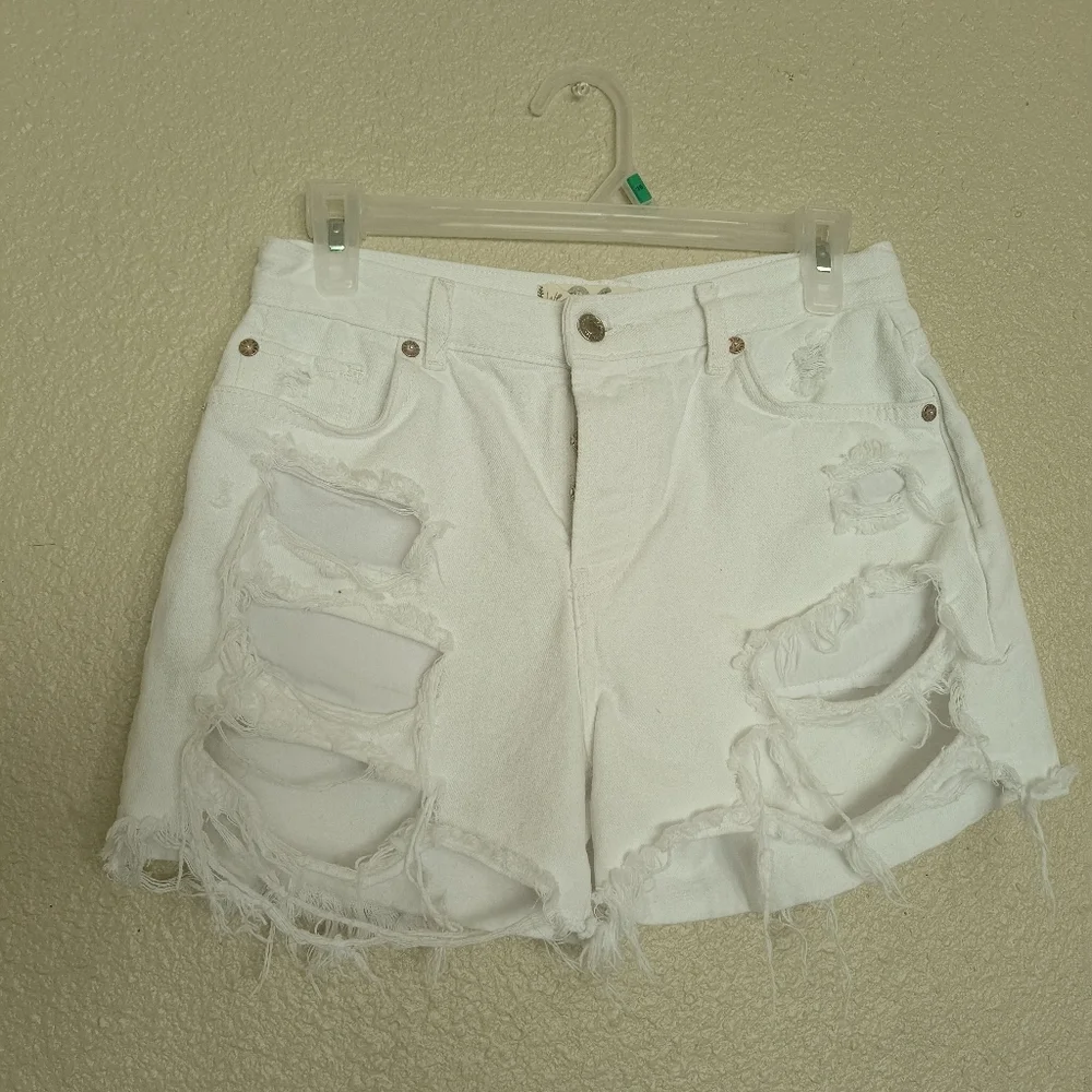 Free‎ People We The Free Maggie Mid-Rise Denim Distressed Shorts-White-Size 26